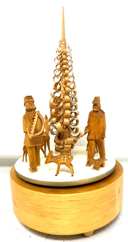 Spieldose geschnitzte figuren - spieldose,